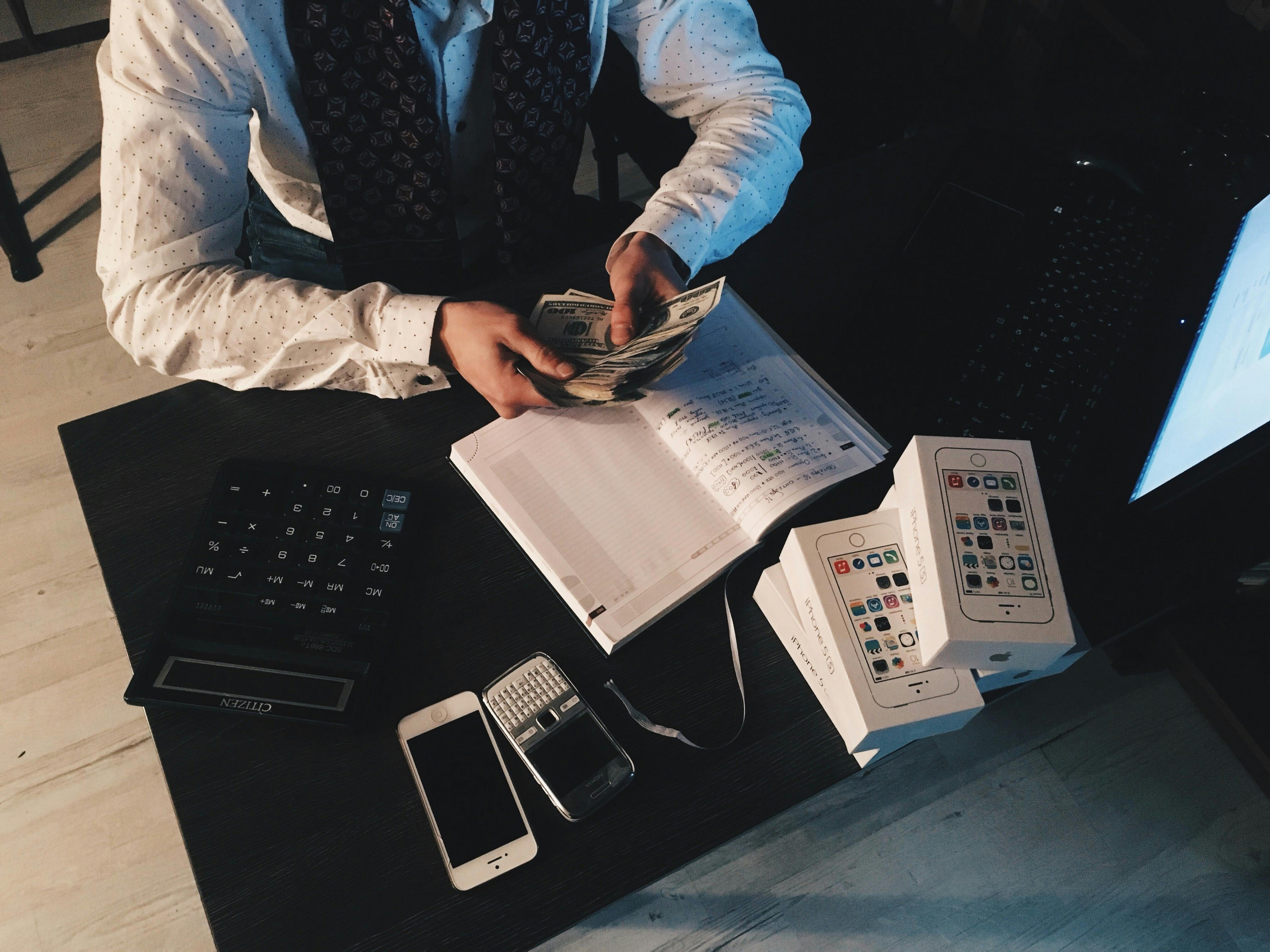 Illustration representing accounting services